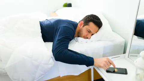 Apagando la alarma del móvil Apagando la alarma del móvil