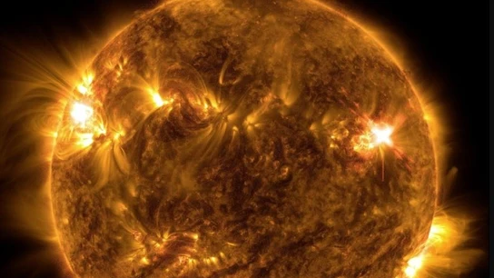 Imagen de la llmarada solar del 2 de octubre de 2022, apreciable en la esquina superior derecha. Imagen de la llmarada solar del 2 de octubre de 2022, apreciable en la esquina superior derecha.