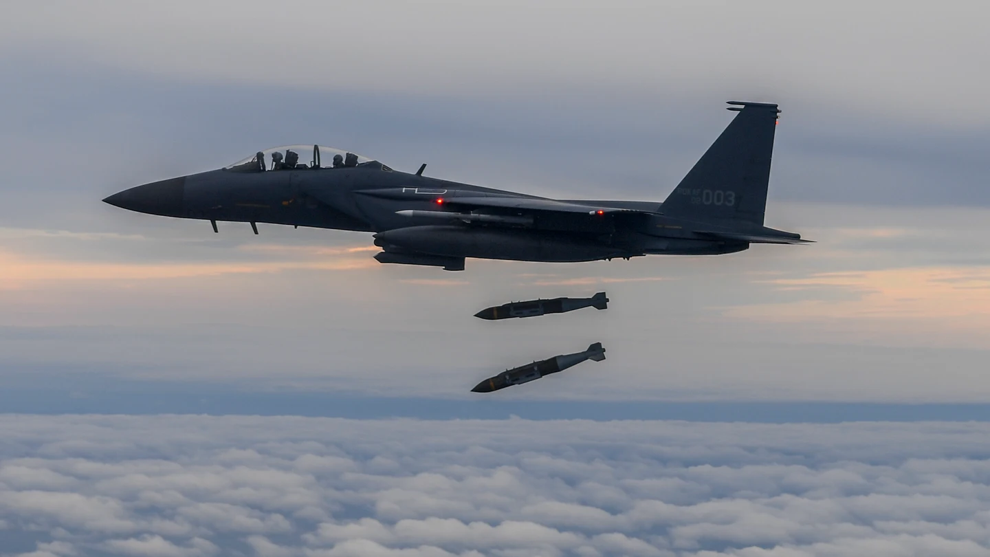 EEUU y Corea del Sur responden con cuatro misiles al lanzamiento norcoreano EEUU y Corea del Sur responden con cuatro misiles al lanzamiento norcoreano