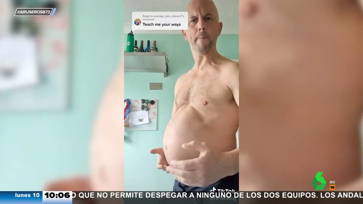 Se saca un sueldo extra vendiendo vídeos simulando que está 'embarazado' en 'OnlyFans' Se saca un sueldo extra vendiendo vídeos simulando que está 'embarazado' en 'OnlyFans'