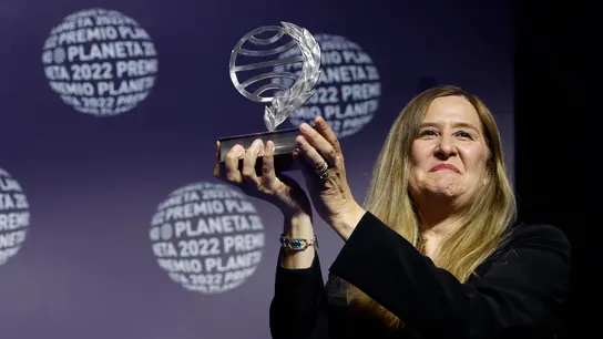 Luz Gabás, ganadora del Premio Planeta 2022 Luz Gabás y Cristina Campos, ganadora y finalista del Premio Planeta 2022