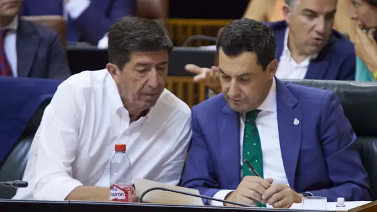 El presidente de la Junta de Andalucía, Juanma Moreno, junto al que fuera su vicepresidente, Juan Marín. El presidente de la Junta de Andalucía, Juanma Moreno, junto al que fuera su vicepresidente, Juan Marín.