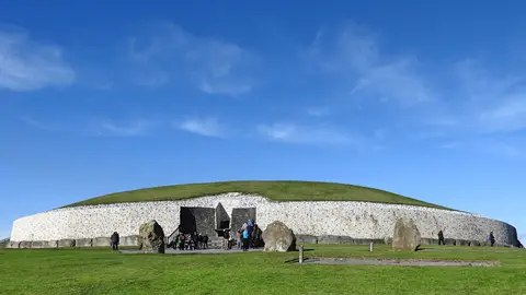 Newgrange, monumento de Irlanda Newgrange, monumento de Irlanda