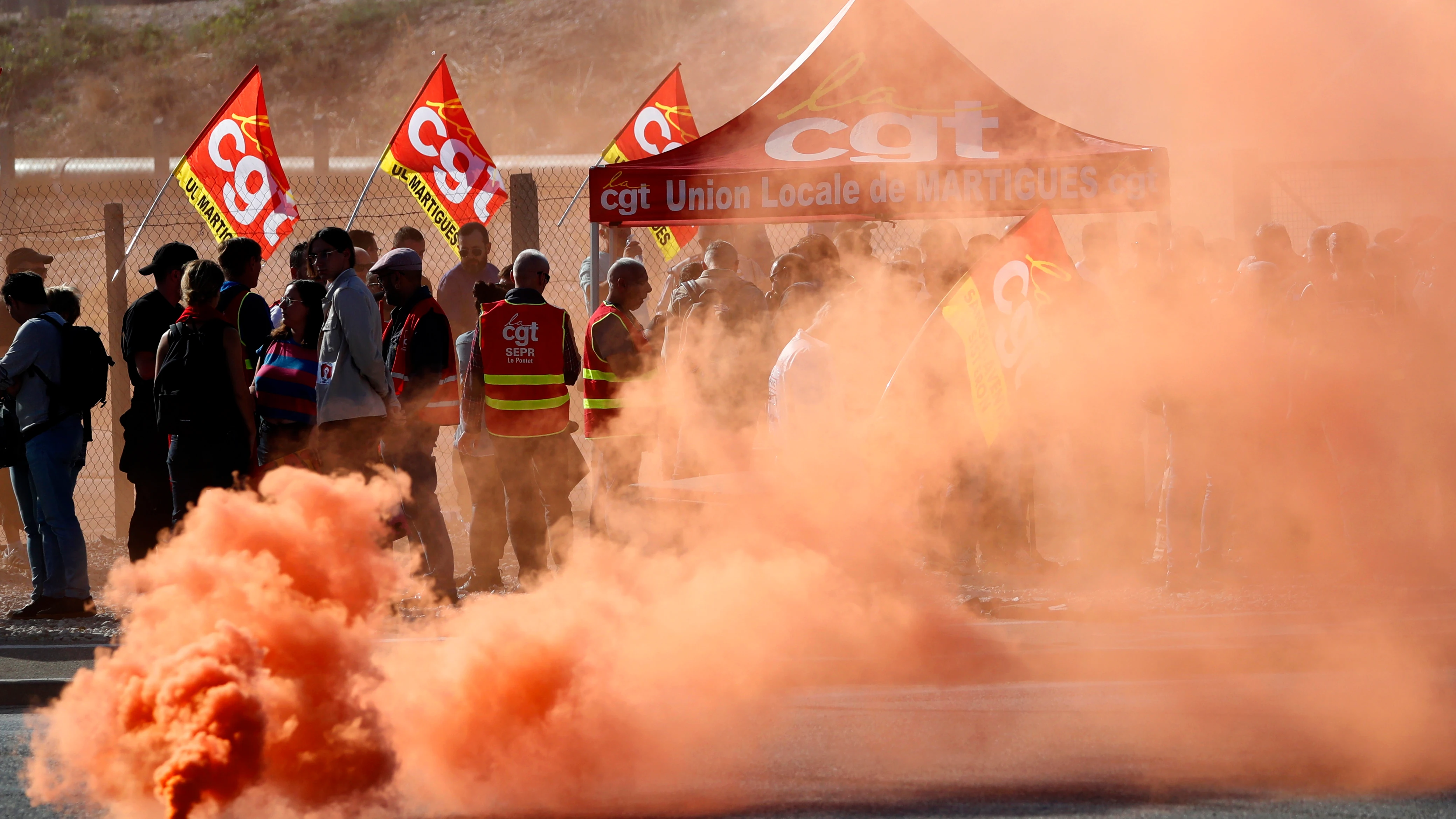Francia, paralizada por una huelga general en la que reclaman subidas salariales contra la carestía Francia, paralizada por una huelga general en la que reclaman subidas salariales contra la carestía