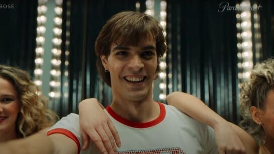 José Pastor interpreta a un joven Miguel Bosé, en 'Bosé'.