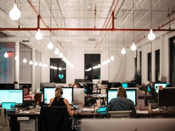 Trabajadores en una oficina