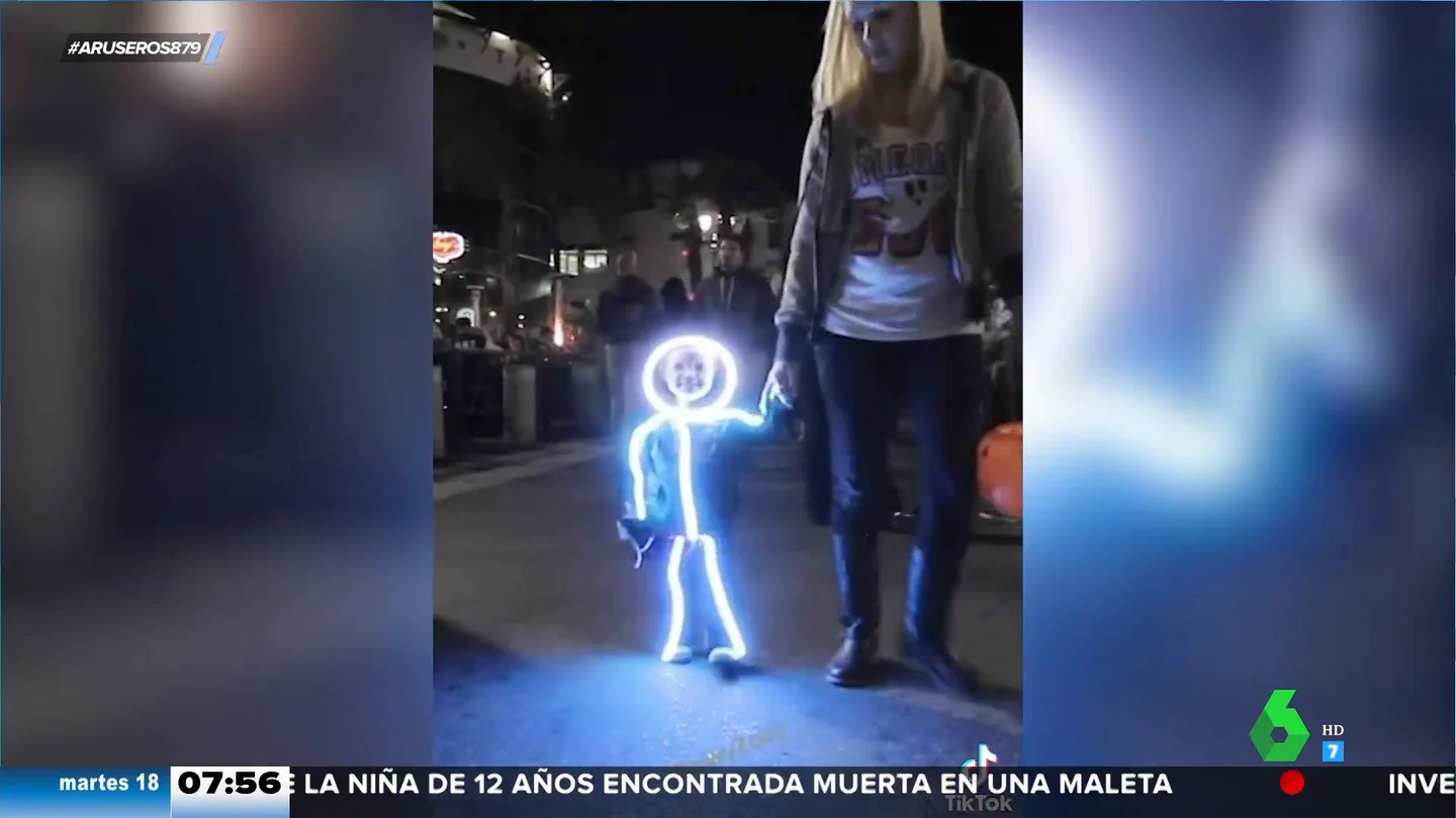 Así es el disfraz con luces LED que va a triunfar este Halloween Así es el disfraz con luces LED que va a triunfar este Halloween
