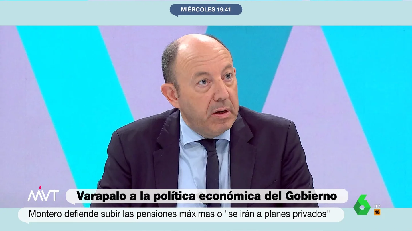 La advertencia de Gonzalo Bernardos sobre las pensiones: "Tenemos una bomba de relojería" La advertencia de Gonzalo Bernardos sobre las pensiones: "Tenemos una bomba de relojería"