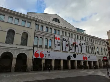 Imagen de la fachada del Teatro Calderón en la 66 edición del Festival de Valladolid Imagen de la fachada del Teatro Calderón en la 66 edición del Festival de Valladolid