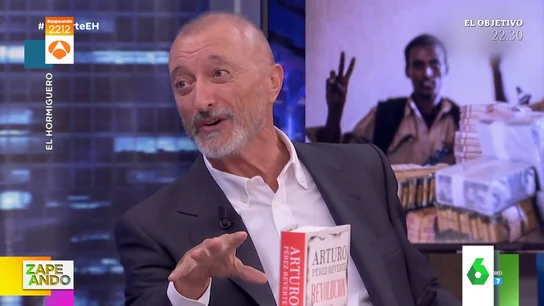 Arturo Pérez-Reverte confiesa a Pablo Motos cómo robó un banco: "Mataron a todo el mundo y sacaron el dinero" Arturo Pérez-Reverte confiesa a Pablo Motos cómo robó un banco: "Mataron a todo el mundo y sacaron el dinero"