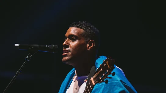 Muere el cantante haitiano Mikaben tras sufrir un infarto en pleno concierto Muere el cantante haitiano Mikaben tras sufrir un infarto en pleno concierto