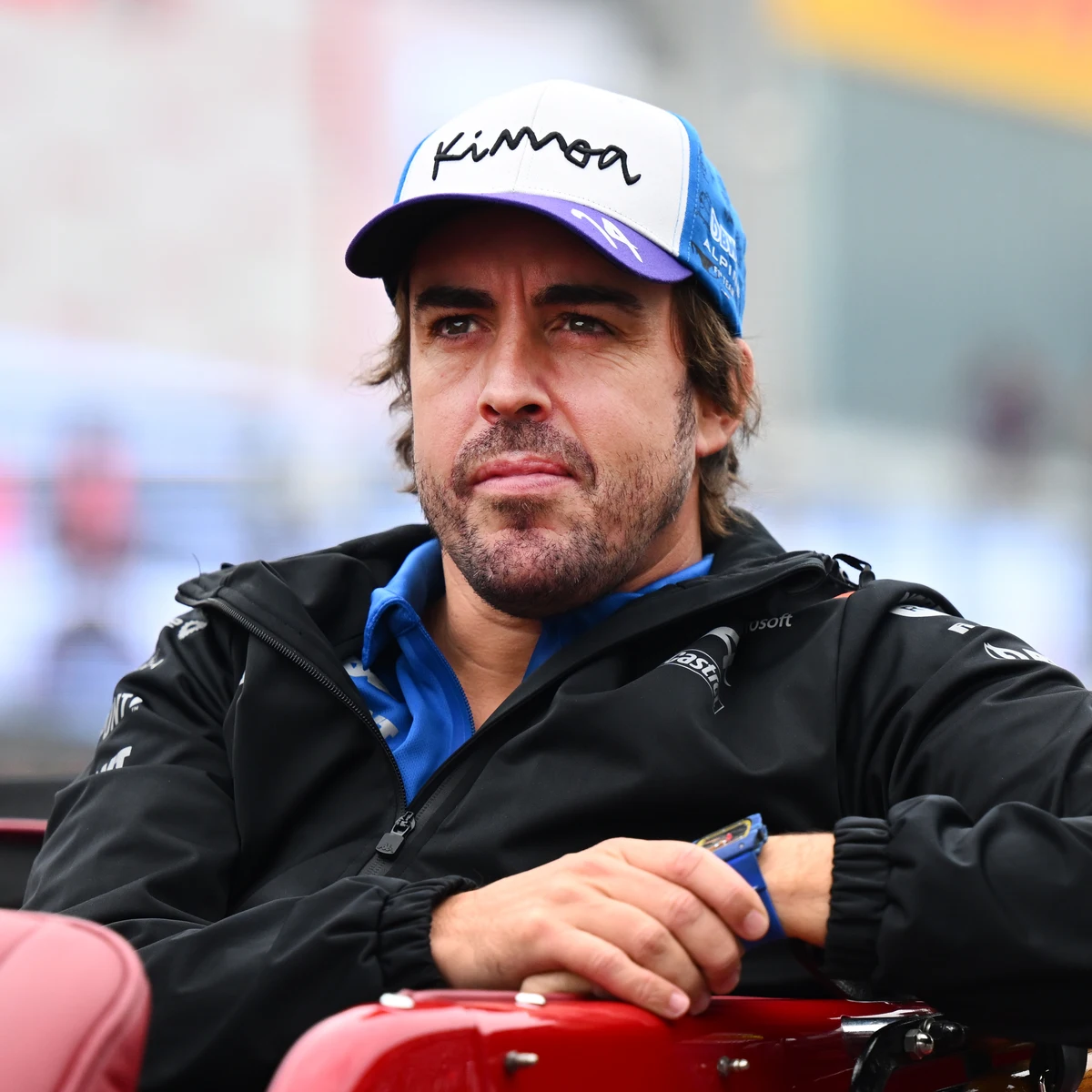 Aston Martin ya 'sufre' la locura por Fernando Alonso: su línea de ropa,  agotada en horas