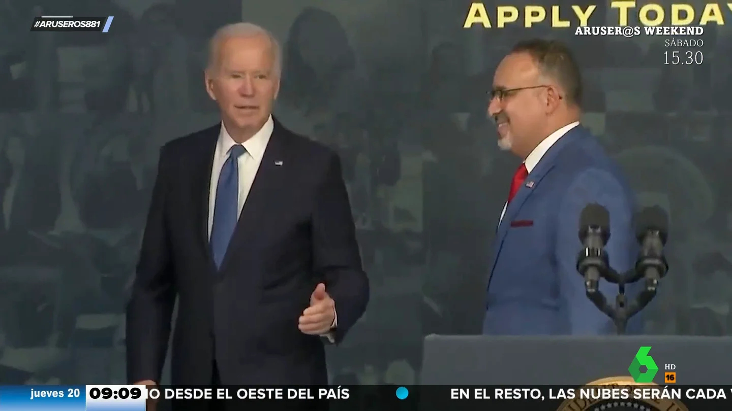 Biden se queda "en pausa" durante una rueda de prensa: "Parece una figura de cera de un museo" Biden se queda "en pausa" durante una rueda de prensa: "Parece una figura de cera de un museo"