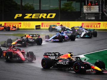 Varios monoplazas, durante el GP de Japón Varios monoplazas, durante el GP de Japón