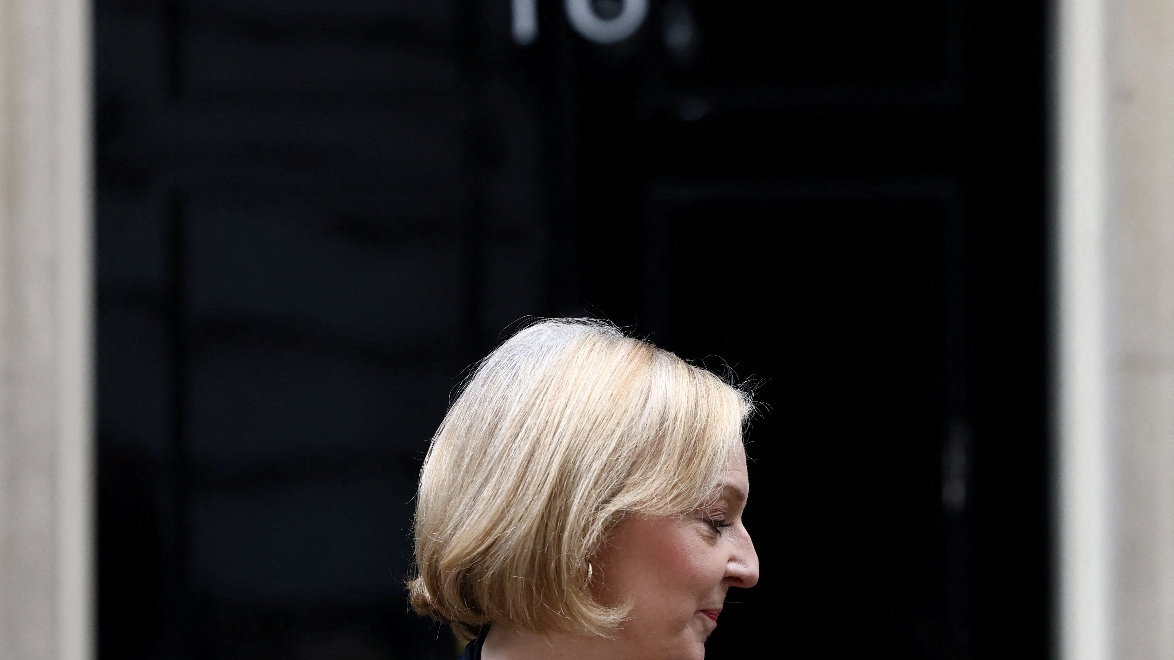 Liz Truss, tras anunciar su dimisión como primera ministra del Reino Unido