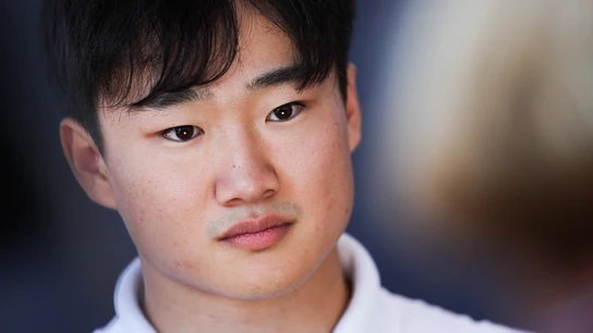 Tsunoda, piloto de AlphaTauri Tsunoda, piloto de AlphaTauri