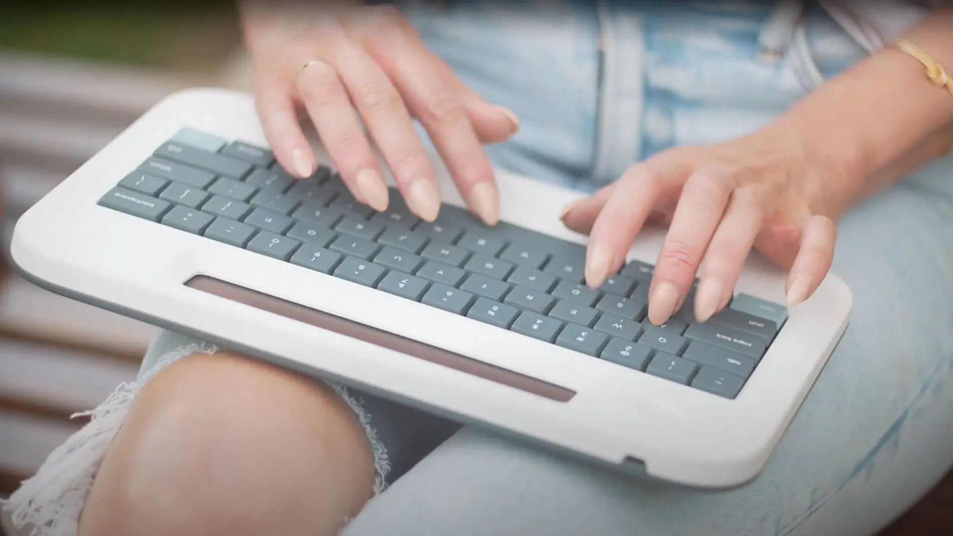 Una máquina de escribir que combina lo mejor de la tecnología con cero  distracciones