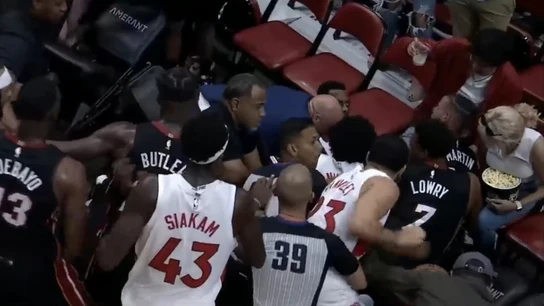 Momento de la pelea entre Heat y Raptors Momento de la pelea entre Heat y Raptors