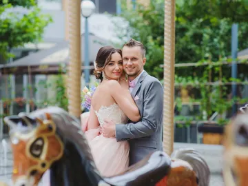 Celebrar una boda en un tiovivo Celebrar una boda en un tiovivo