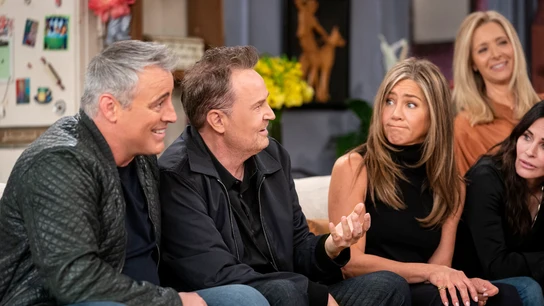 Matthew Perry junto al resto del elenco de la serie en el reencuentro 'Friends: the reunion' de HBO Max. Matthew Perry junto al resto del elenco de la serie en el reencuentro 'Friends: the reunion' de HBO Max.