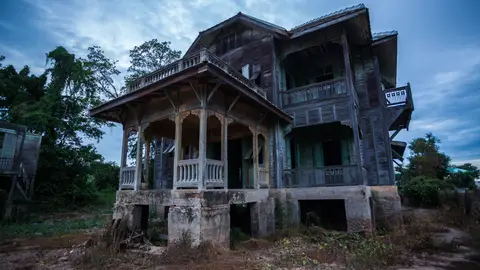 Imagen de archivo de una casa abandonada Imagen de archivo de una casa abandonada