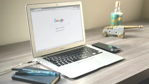 Pestaña Google en un ordenador Pestaña Google en un ordenador