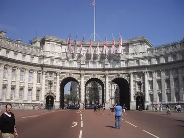 Admiralty Arch: ¿por qué hay una nariz en su interior y qué leyendas esconde? Admiralty Arch: ¿por qué hay una nariz en su interior y qué leyendas esconde?