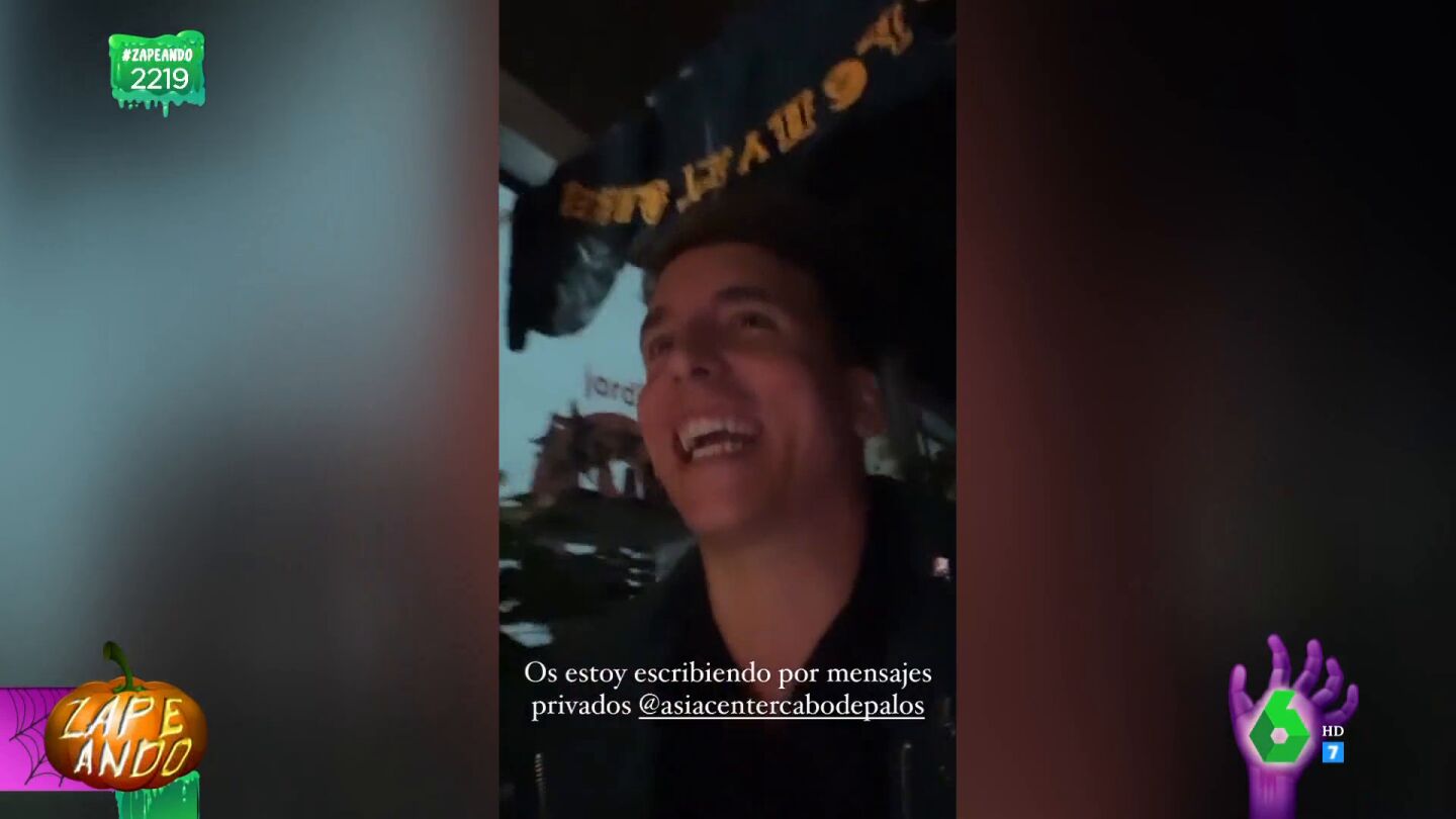 Xuso Jones vive su noche m&aacute;s surrealista al quedarse encerrado en un bazar: "Acho, por favor, sacadme de aqu&iacute;"