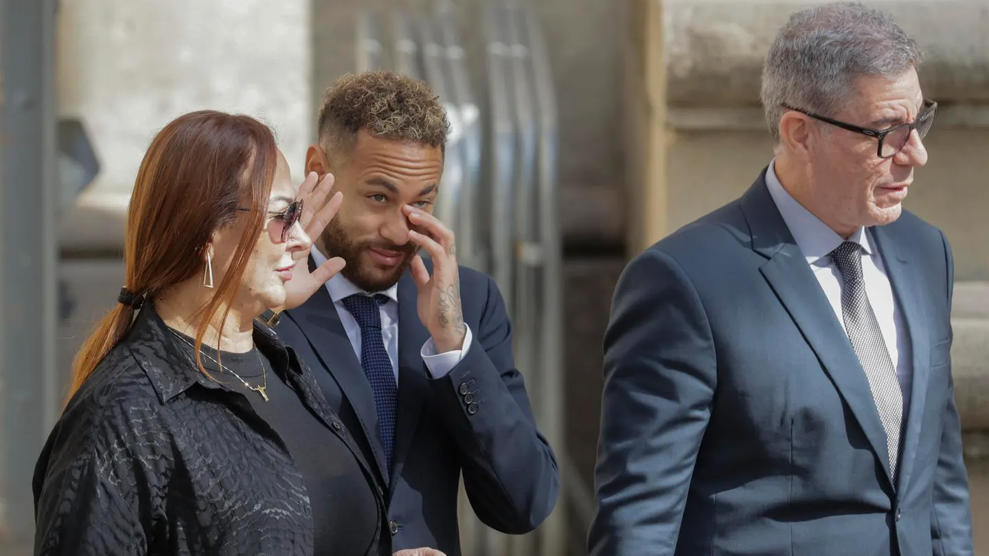 El fiscal retira todas las acusaciones, incluida la de Neymar El fiscal retira todas las acusaciones, incluida la de Neymar