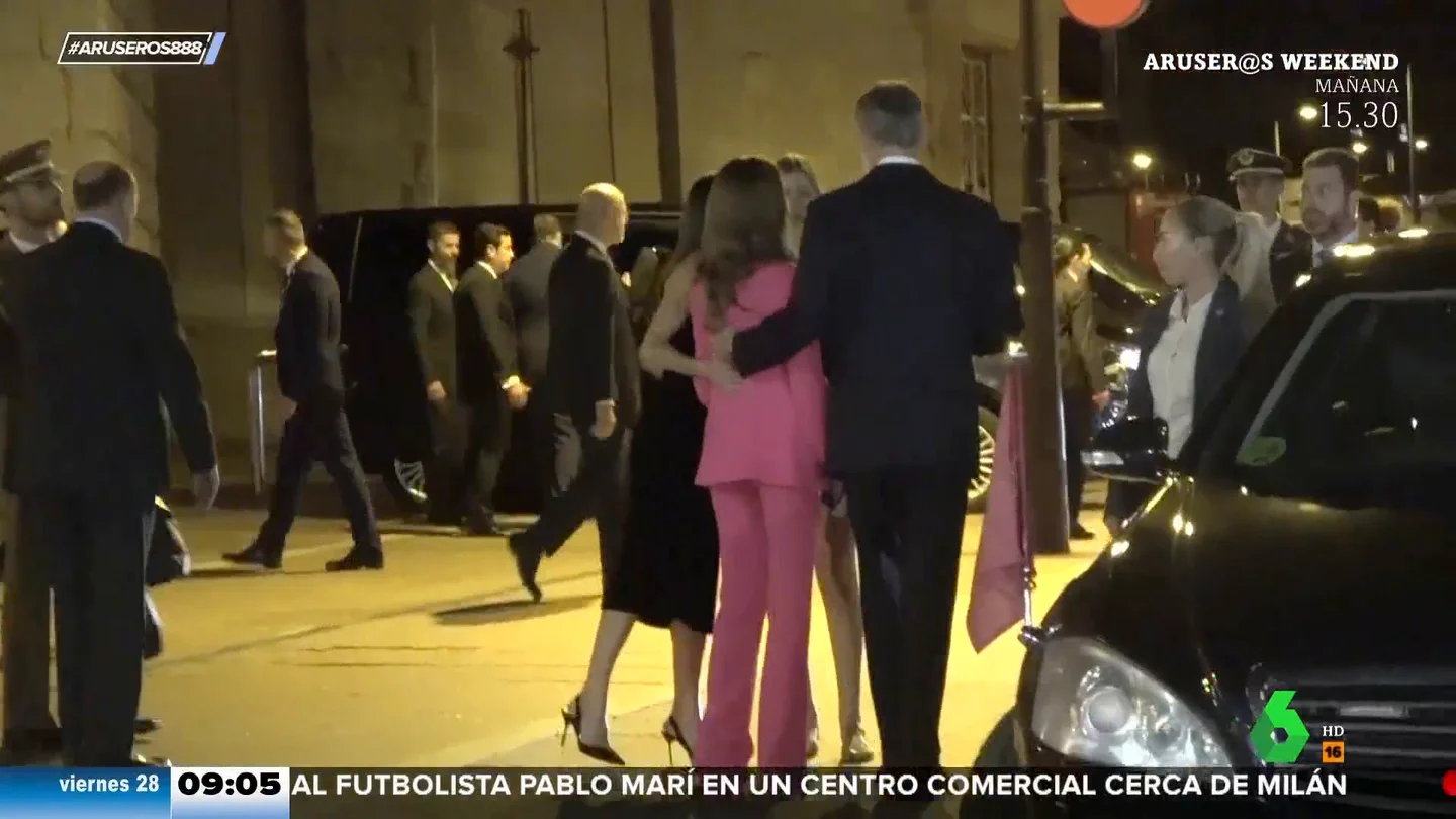 "¡Viva España, viva el Rey, viva el mando de la Play!": el curioso grito de un niño a la familia real "¡Viva España, viva el Rey, viva el mando de la Play!": el curioso grito de un niño a la familia real