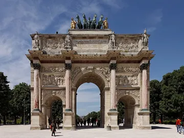 Arco del Triunfo del Carrusel de París: ¿sabías que, durante unos años, Napoleón Bonaparte coronó este Arco? Arco del Triunfo del Carrusel de París: ¿sabías que, durante unos años, Napoleón Bonaparte coronó este Arco?