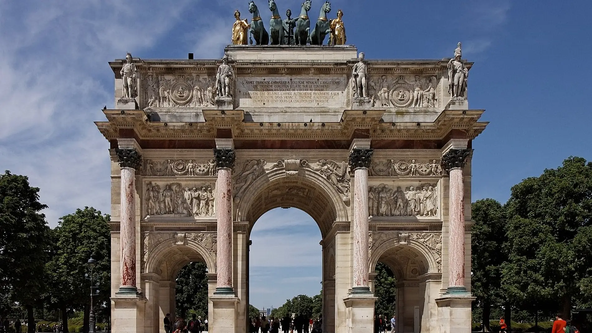 Arco del Triunfo del Carrusel de París: ¿sabías que, durante unos años, Napoleón Bonaparte coronó este Arco?