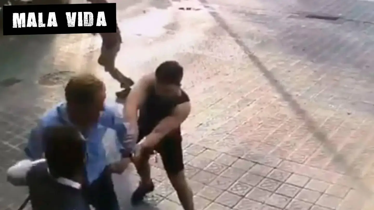 Imagen del robo de un reloj en Barcelona Imagen del robo de un reloj en Barcelona