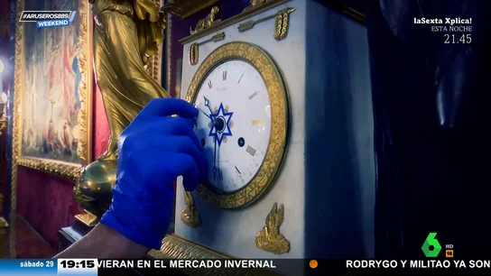 Cuatro días para cambiar la hora a los 230 relojes del Palacio Real Cuatro días para cambiar la hora a los 230 relojes del Palacio Real