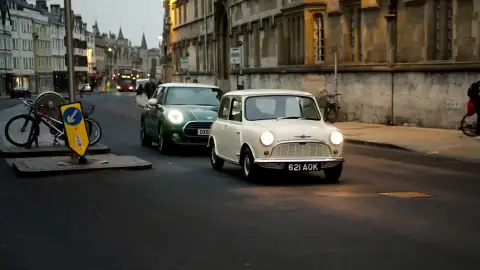 Repasamos la historia del MINI Dos vehículos MINI el modelo más antiguo al más moderno
