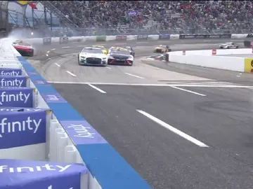 El adelantamiento de Ross Chastain con el que flipa hasta Fernando Alonso El adelantamiento de Ross Chastain con el que flipa hasta Fernando Alonso