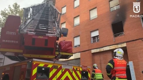 Muere un hombre de 55 años en un incendio en Puente de Vallecas, Madrid