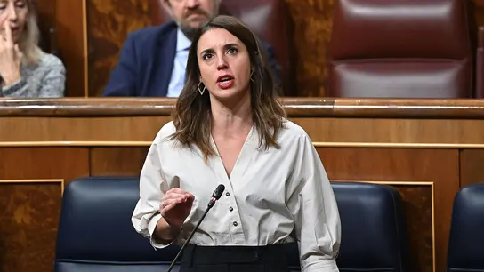 La ministra de Igualdad, Irene Montero, durante la sesión de control al Gobierno. La ministra de Igualdad, Irene Montero, durante la sesión de control al Gobierno.