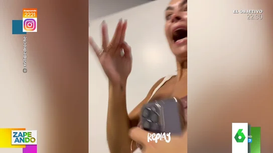La cómica cara de terror de Cristina Pedroche cuando Miki Nadal la asusta en el camerino: "Ay, se me ha visto al teta" La cómica cara de terror de Cristina Pedroche cuando Miki Nadal la asusta en el camerino: "Ay, se me ha visto al teta"