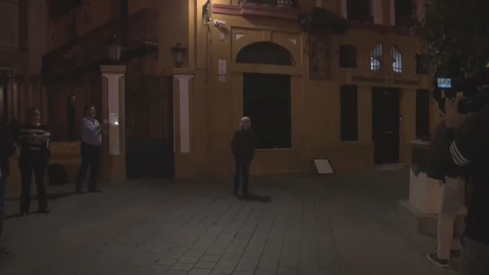 Paqui Maqueda, frente a los familiares de Queipo de Llano Paqui Maqueda, frente a los familiares de Queipo de Llano
