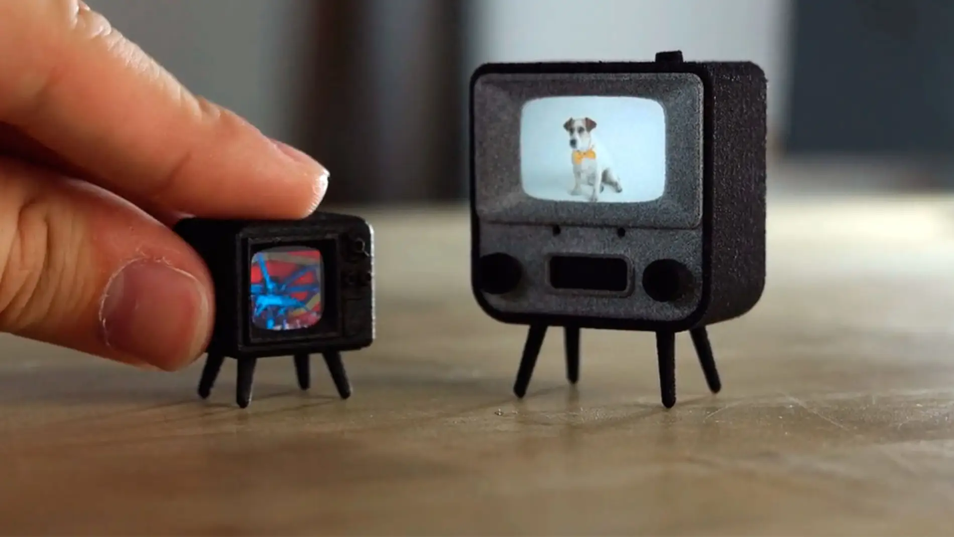 Tiny TV: así es la Smart TV con aire retro que cabe en tu mano