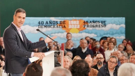 Sánchez reitera que el Gobierno continuará "su hoja de ruta de aprobar impuestos para que los que están arriba apoyen" Sánchez reitera que el Gobierno continuará "su hoja de ruta de aprobar impuestos para que los que están arriba apoyen"