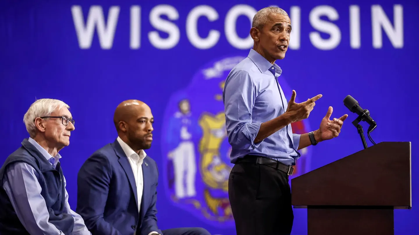 Obama pide el voto para los demócratas frente a quienes "envenenan" la democracia Obama pide el voto para los demócratas frente a quienes "envenenan" la democracia