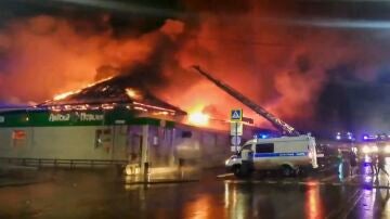 Mueren al menos 15 personas en un incendio en una cafetería rusa