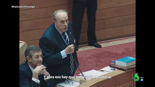 Manuel Fraga y su cacería en plena crisis del Prestige: "Voy a ir; si esto empeora, llámeme usted" Manuel Fraga y su cacería en plena crisis del Prestige: "Voy a ir; si esto empeora, llámeme usted"