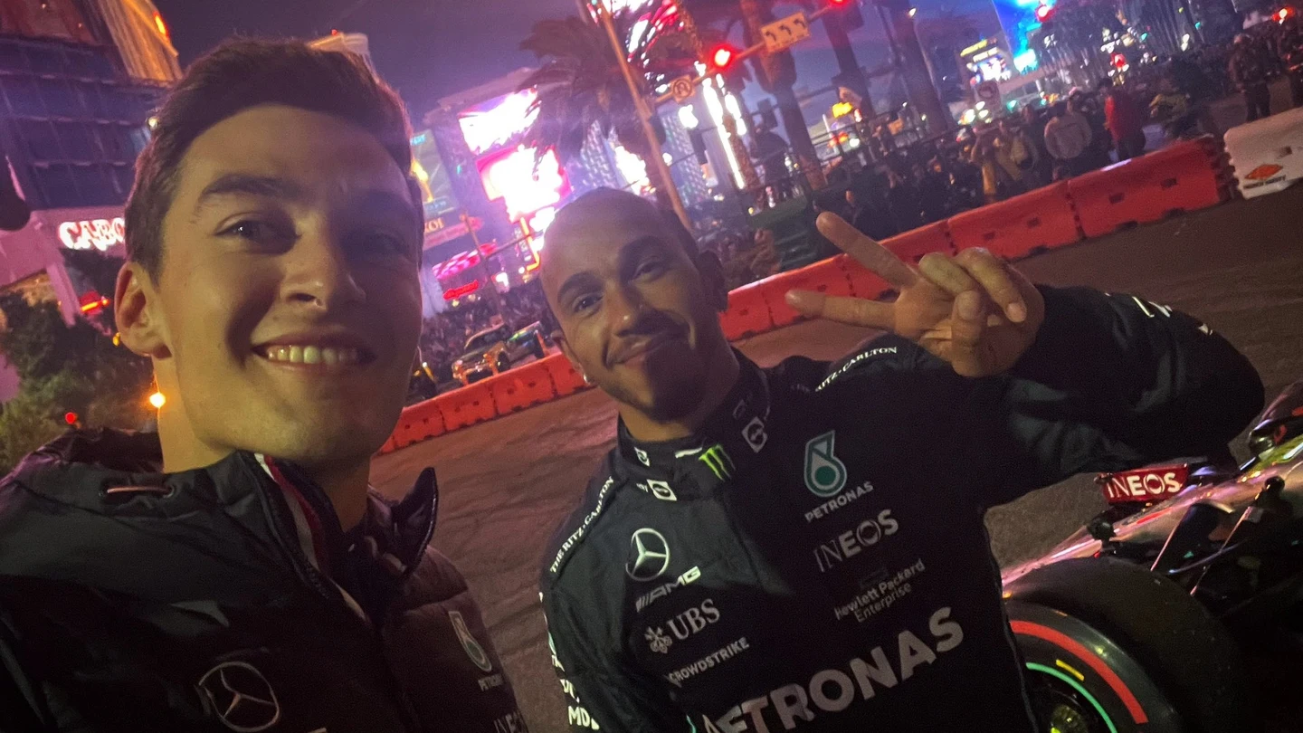 Hamilton, con Russell Hamilton, con Russell