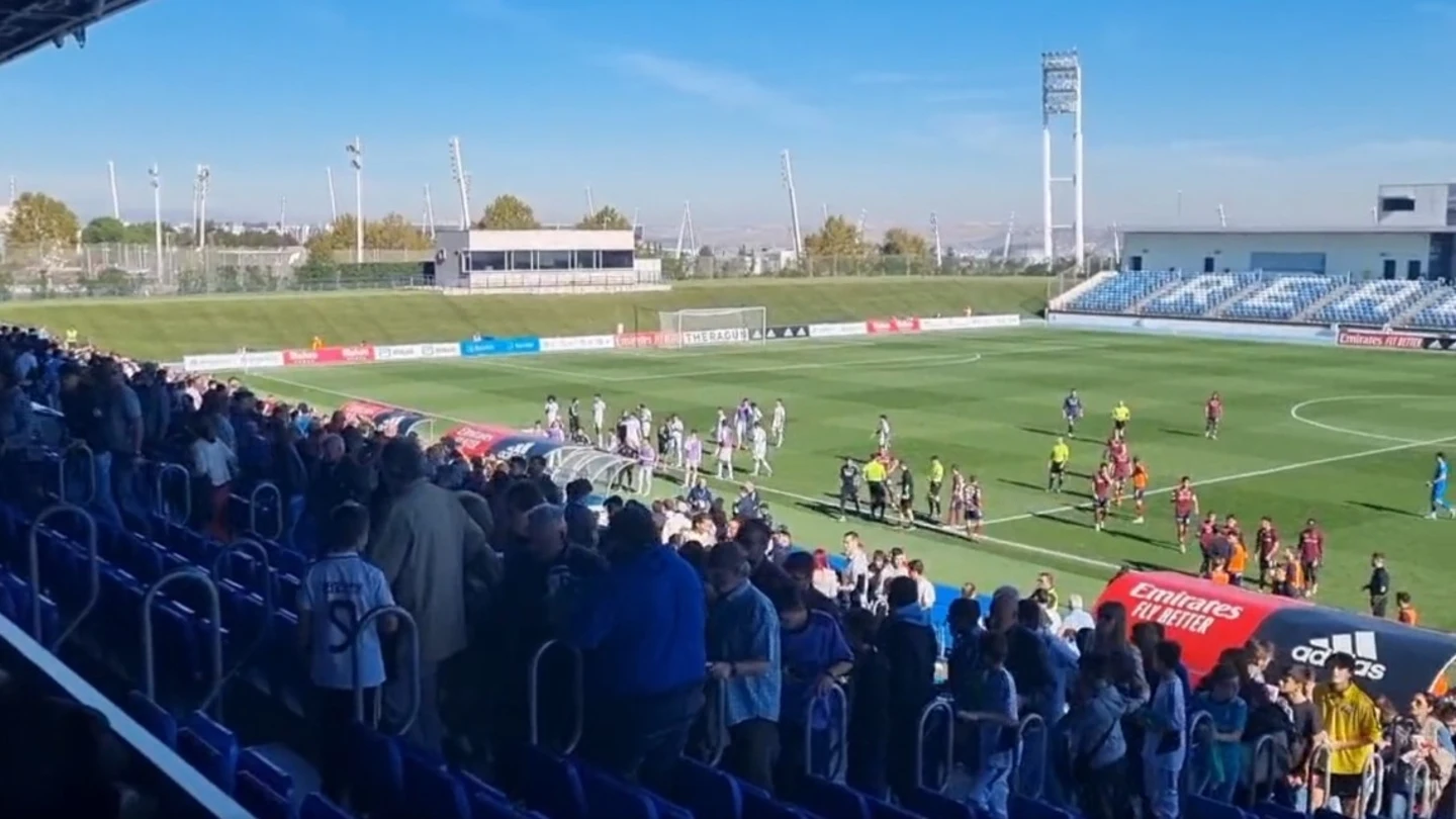 Momento del desalojo del Di Stefano en el Castilla - Pontevedra Momento del desalojo del Di Stefano en el Castilla - Pontevedra