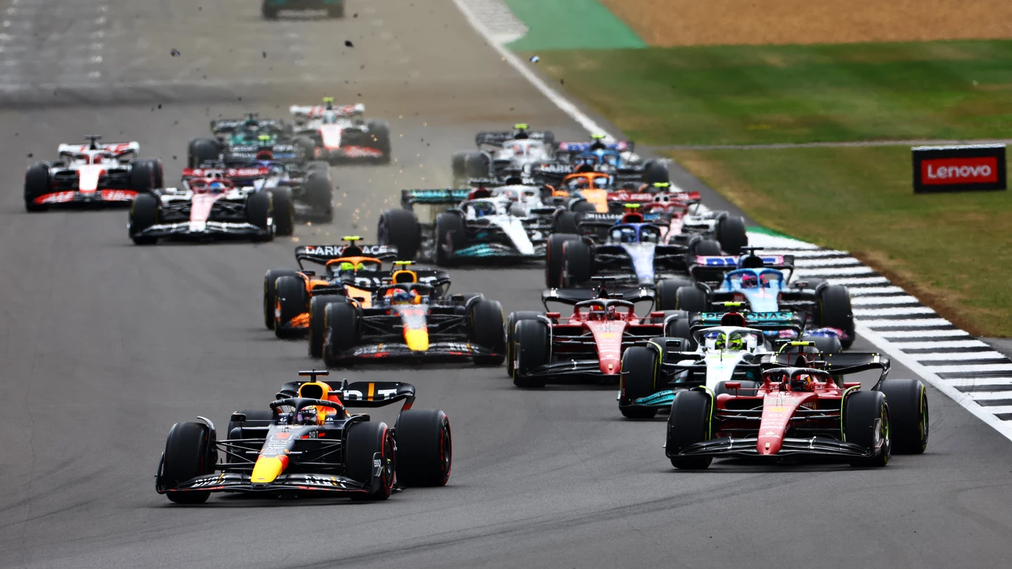 La parrilla actual de la Fórmula 1 durante una salida La parrilla actual de la Fórmula 1 durante una salida