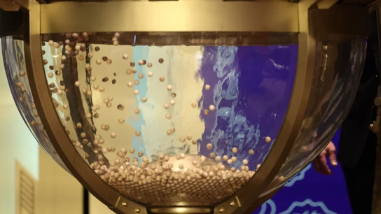 Por qué en la Lotería del Niño toca más dinero que en la de Navidad Por qué en la Lotería del Niño toca más dinero que en la de Navidad