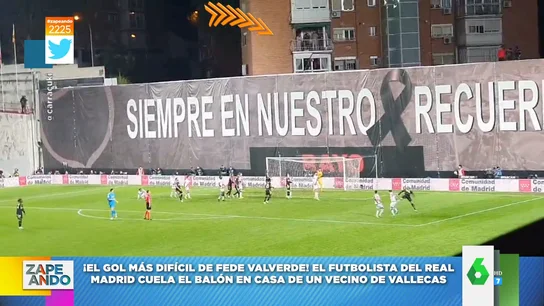 El momento en el que Fede Valverde cuela el balón en un balcón de Vallecas El momento en el que Fede Valverde cuela el balón en un balcón de Vallecas